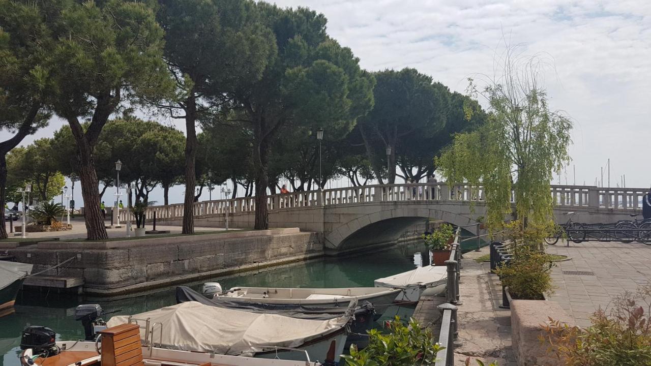Luminoso Trilocale Con Piscina E Giardino Privato * Desenzano del Garda